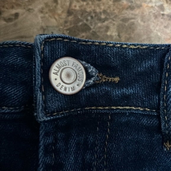 High waisted distressed blue Jean shorts - Picture 4 of 6